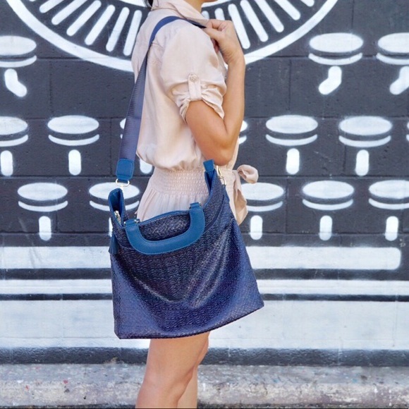 💙NWT Gorgeous Pink Haley Blue Fashion Tote💙 - Picture 5 of 8